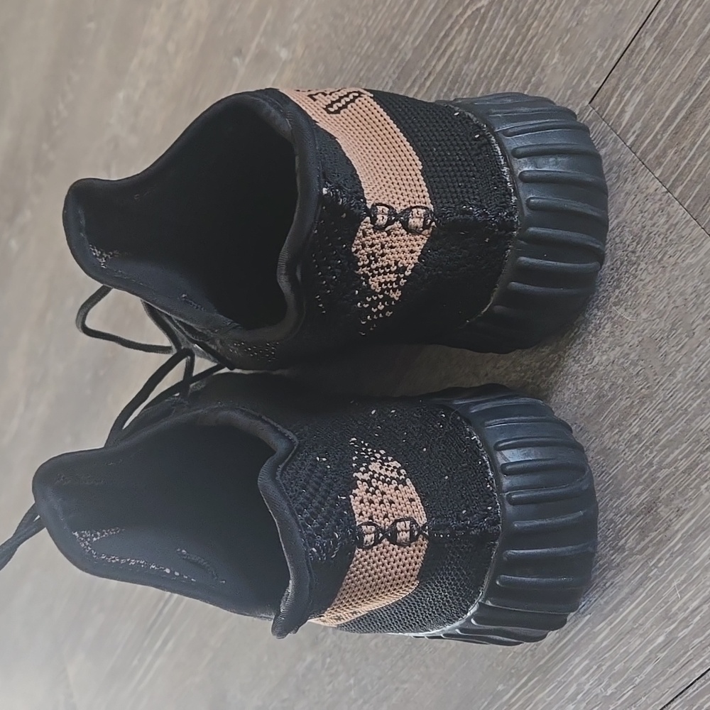 ADIDAS Yeezy Black and Tan Men's Shoes Size 7 - Picture 2 of 6